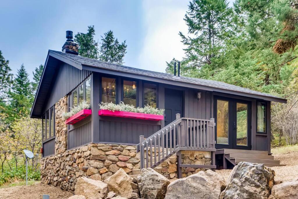 Shale: Vibrant & Chic Mod Stylish Creekside Cabin Villa Idaho Springs Exterior photo