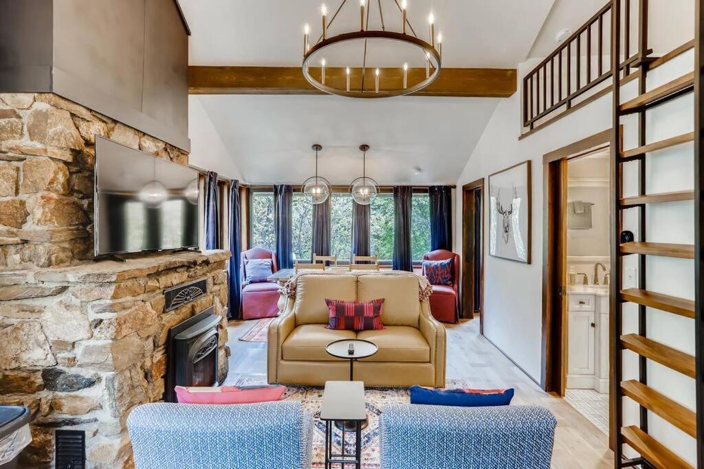 Shale: Vibrant & Chic Mod Stylish Creekside Cabin Villa Idaho Springs Exterior photo